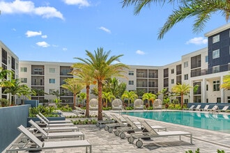 Hammock Park in Naples, FL - Building Photo - Building Photo