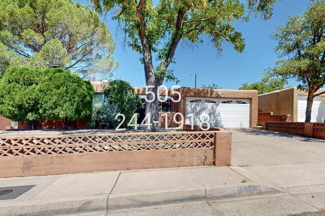 11013 Phoenix Ave NE in Albuquerque, NM - Building Photo - Building Photo