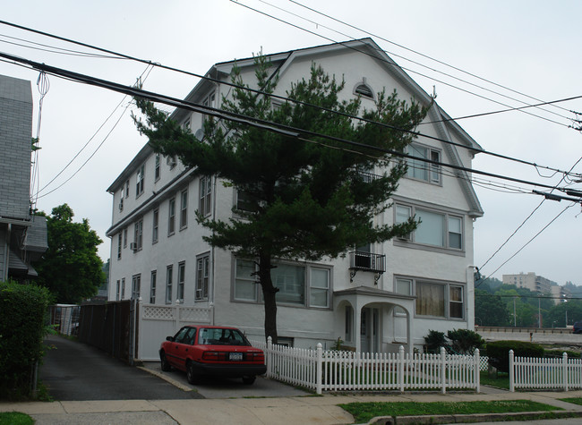 445 Main St in White Plains, NY - Building Photo - Building Photo