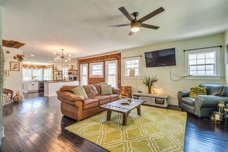 2706 Bomar Ave in Fort Worth, TX - Building Photo - Building Photo