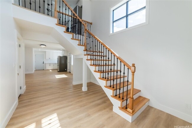 1091 Pu?u ?Alani Way in Pearl City, HI - Building Photo - Building Photo