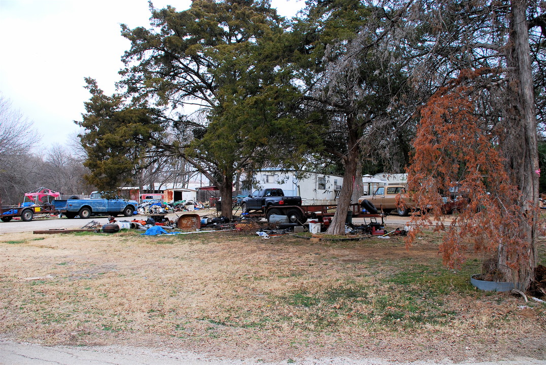 3600 CEDAR CREEK Ln in Denton, TX - Building Photo