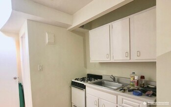 260 W 27th St in New York, NY - Building Photo - Building Photo
