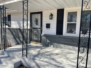 2369 S Meadowlark Ln in Springfield, MO - Building Photo - Building Photo