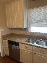 6555 English Oaks Dr in Raleigh, NC - Foto de edificio - Building Photo