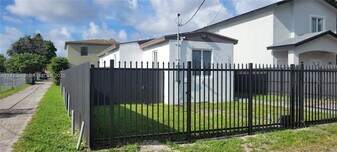 1520 NW 69th St in Miami, FL - Building Photo