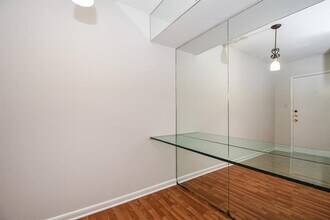 2824 Briarhurst Dr in Houston, TX - Building Photo - Building Photo