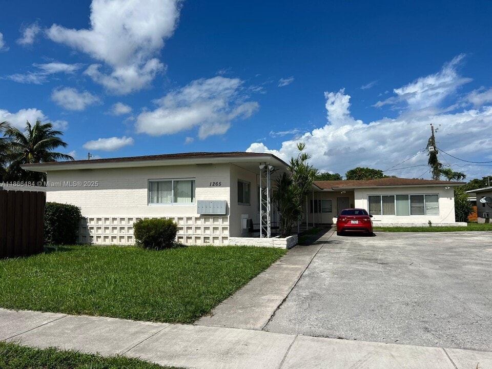 1265 NE 136th Terrace in North Miami, FL - Building Photo