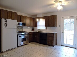 18 Mandeville Ave in Pequannock Township, NJ - Building Photo - Building Photo