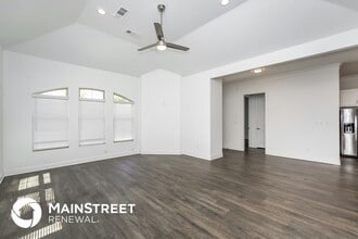 8811 Creek Run Rd in Fort Worth, TX - Building Photo - Building Photo