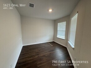 1623 Opal Wy in San Antonio, TX - Building Photo - Building Photo