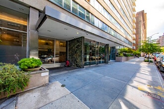 Presidential Tower in New York, NY - Foto de edificio - Building Photo