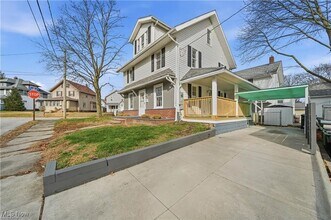 437 Erie St in Barberton, OH - Building Photo - Building Photo