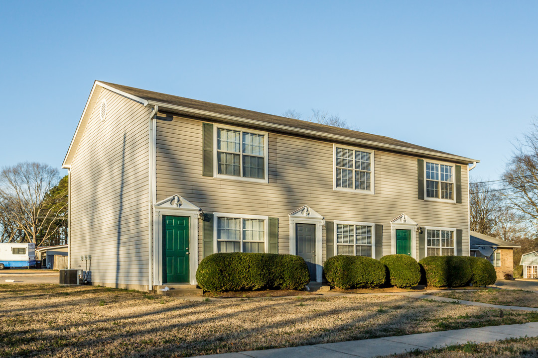 201 NE 3rd St in Bryant, AR - Building Photo