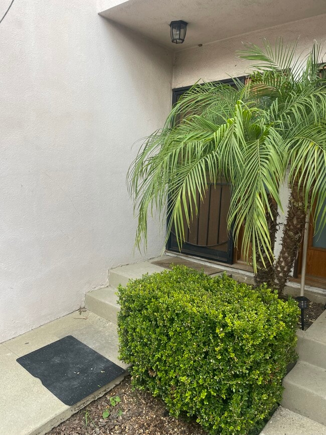 10411 S Van Ness Ave, Unit Van ness in Inglewood, CA - Building Photo - Building Photo