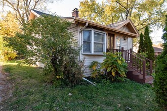 964 N Lewis Ave in Waukegan, IL - Building Photo - Building Photo