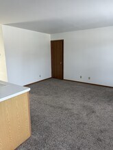 Jamesway Apartments in Milton, WI - Foto de edificio - Building Photo