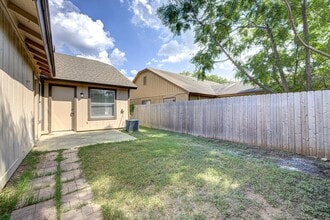 8122 West Gate Blvd in Austin, TX - Building Photo - Building Photo