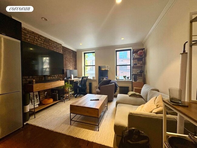 property at 254 W 15th St