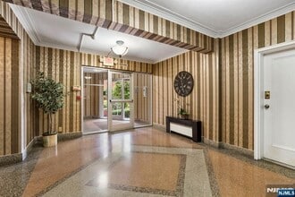 2350 Linwood Ave in Fort Lee, NJ - Building Photo - Building Photo