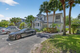 406 Harbour Pointe Way in Greenacres, FL - Building Photo - Building Photo