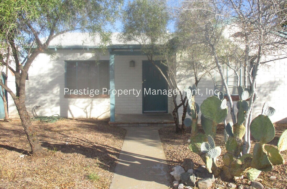 2049 E 6th St in Tucson, AZ - Building Photo