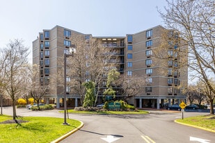 River Ridge Terrace in Highland Park, NJ - Building Photo