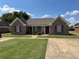 634 Old Humboldt Rd, Unit B in Jackson, TN - Building Photo