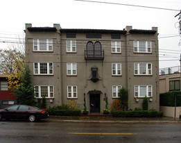 Alta Casa Apartments in Seattle, WA - Building Photo - Building Photo