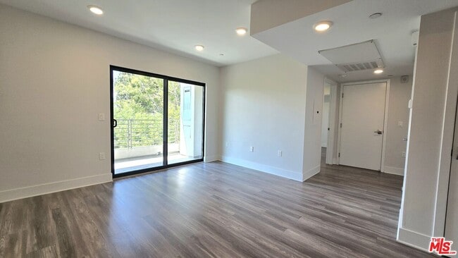 property at 5030 Rosewood Ave