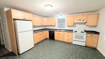 266 Bell St in Manchester, NH - Building Photo