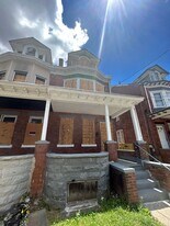 163 Hoffman Ave in Trenton, NJ - Building Photo