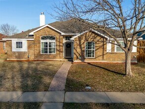 4818 Mize Ct in Rowlett, TX - Foto de edificio - Building Photo