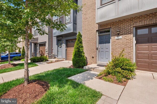 4922 Vista Glen Ln in Lanham, MD - Building Photo - Building Photo