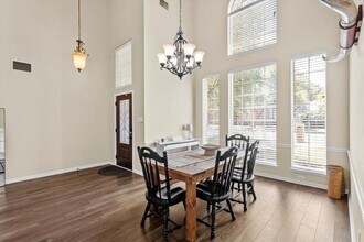 10116 Pinehurst Dr in Austin, TX - Building Photo - Building Photo