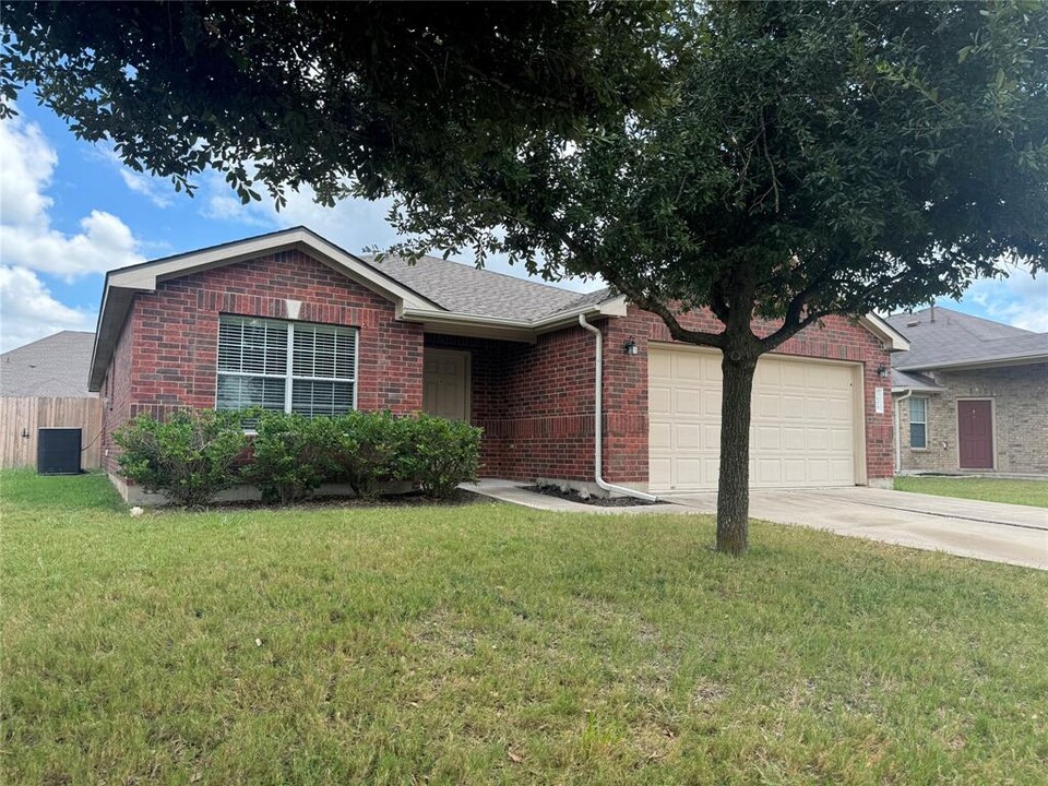 3608 Heron Roost Pass in Pflugerville, TX - Foto de edificio