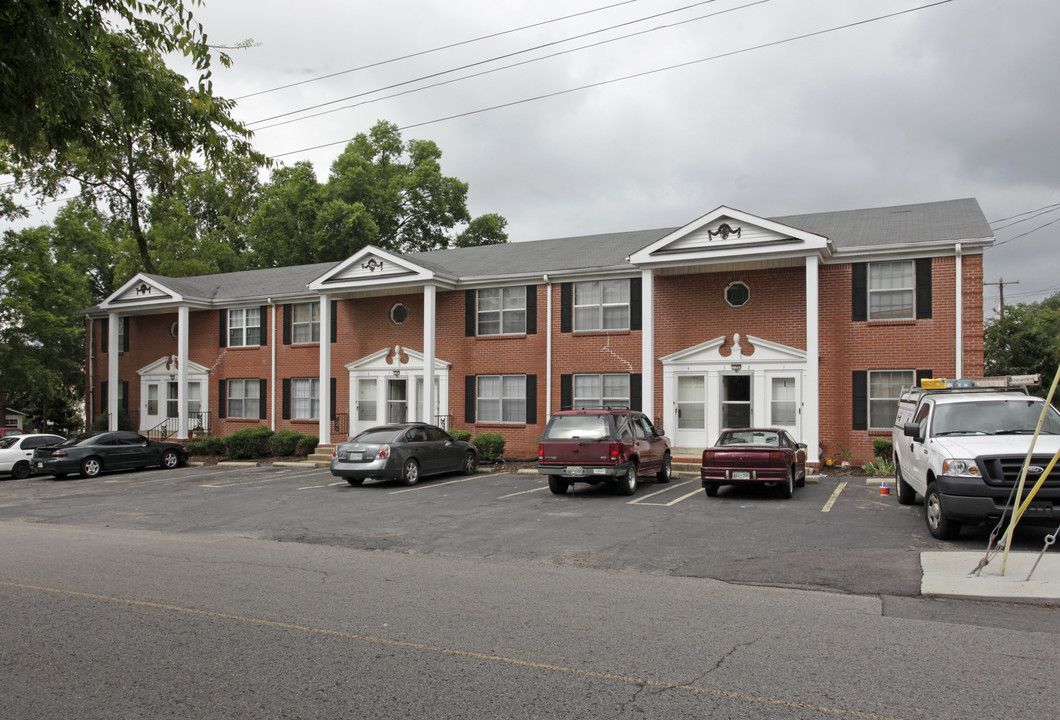 College Street Apartments in Gallatin, TN - Building Photo