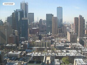 350 W 50th St in New York, NY - Building Photo - Building Photo