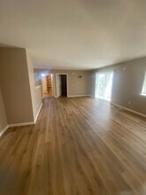 712 Oakmont Rd in Billings, MT - Foto de edificio - Building Photo