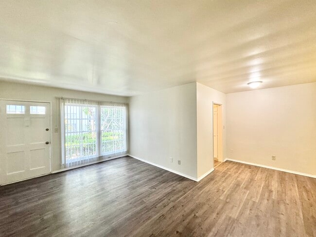 131 1/2 Normandie Ave in Los Angeles, CA - Building Photo - Building Photo