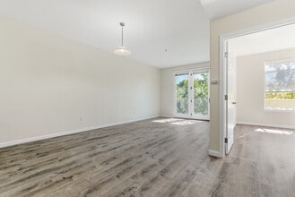 Park Lane Villas in Santa Rosa, CA - Foto de edificio - Building Photo