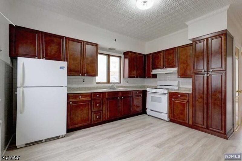 58 Westervelt Ave in Hawthorne, NJ - Building Photo