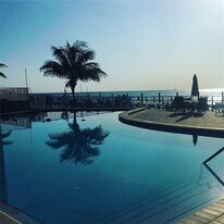 5132 Beach Dr in St. Petersburg, FL - Building Photo