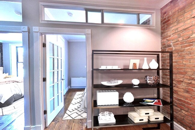 232 W 14th St, Unit 1A in New York, NY - Foto de edificio - Building Photo