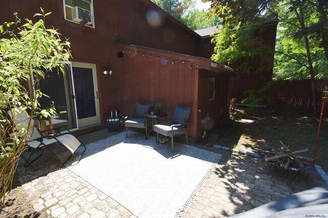 86 Thimbleberry Rd in Ballston Spa, NY - Building Photo - Building Photo