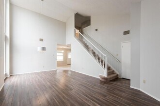 2004 Lobelia Dr, Unit 112 in Cedar Park, TX - Building Photo - Building Photo