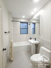 4955 N Oakley Ave in Chicago, IL - Building Photo - Building Photo