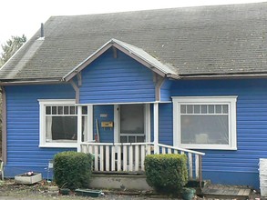 309 SE Dayton Ave in McMinnville, OR - Building Photo - Building Photo