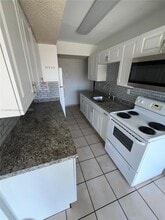 9370 W Flagler St in Miami, FL - Building Photo - Building Photo