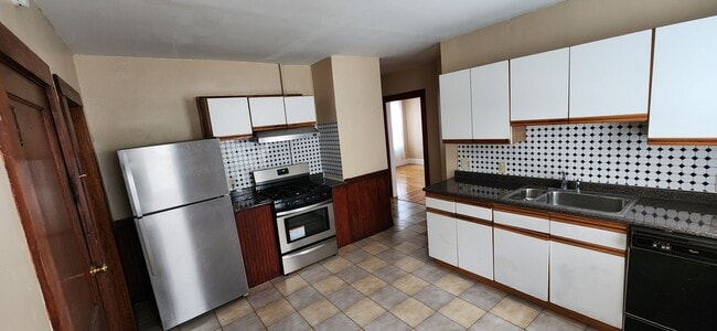 2 Lexington Ave, Unit 1